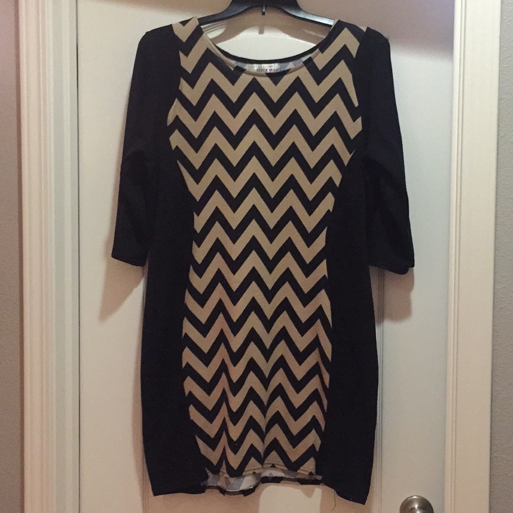 Best Sweater Dress Ever! Black and Tan Chevron
